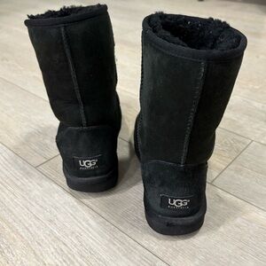 Ugg boots in black